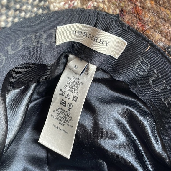 Authentic Like New Burberry Tweed Bucket hat, Medium. - Picture 5 of 6